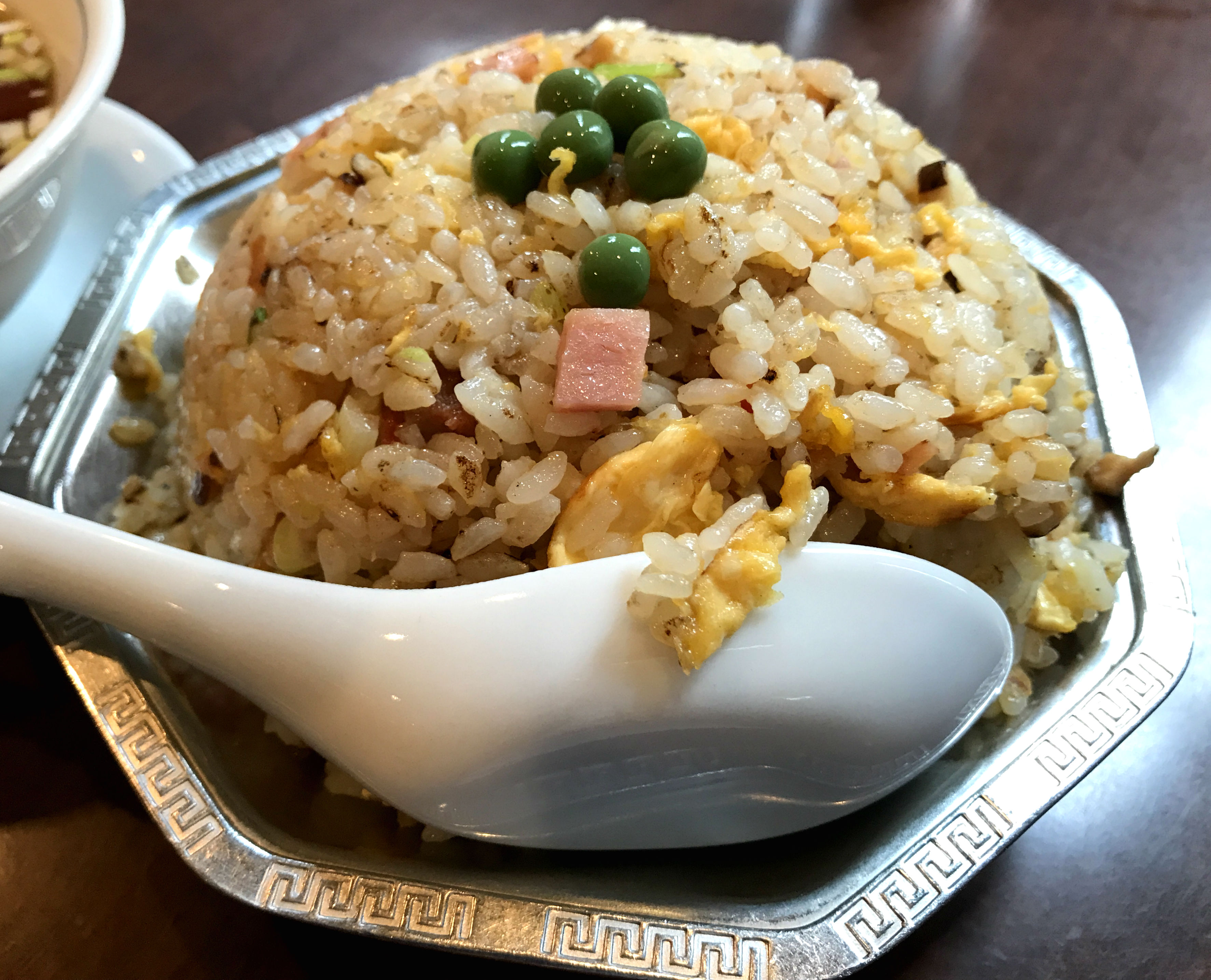 渋谷「麗郷」の五目やきめし(チャーハン)