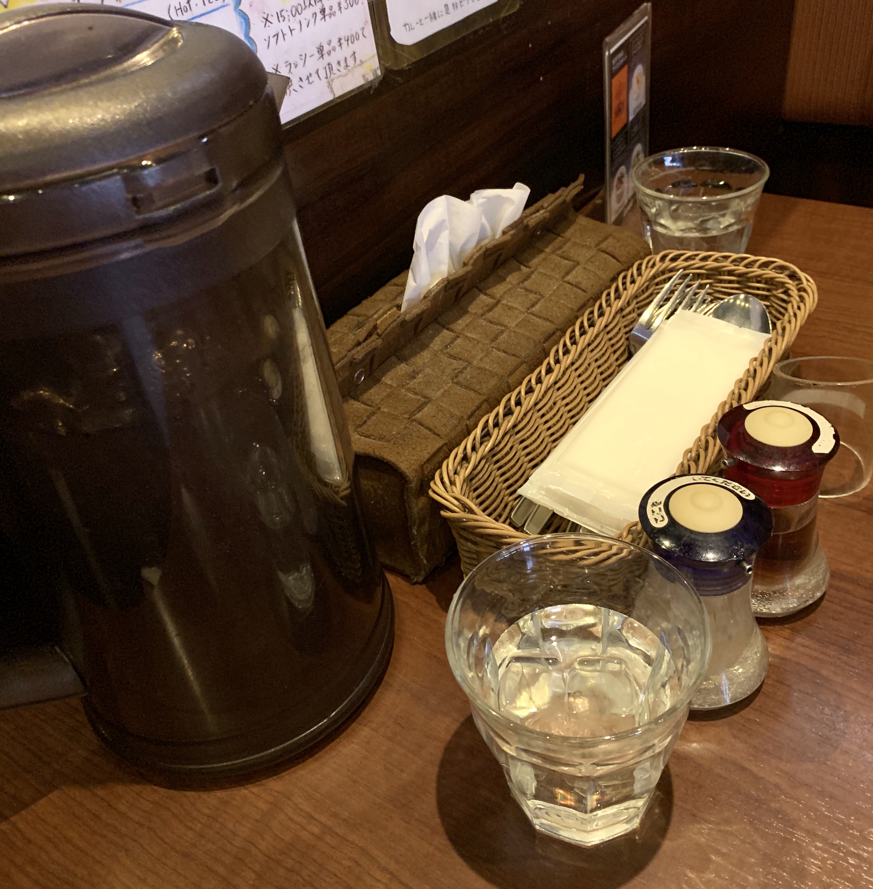 シャンティ(SHANTi)渋谷店のテーブル上にあるもの