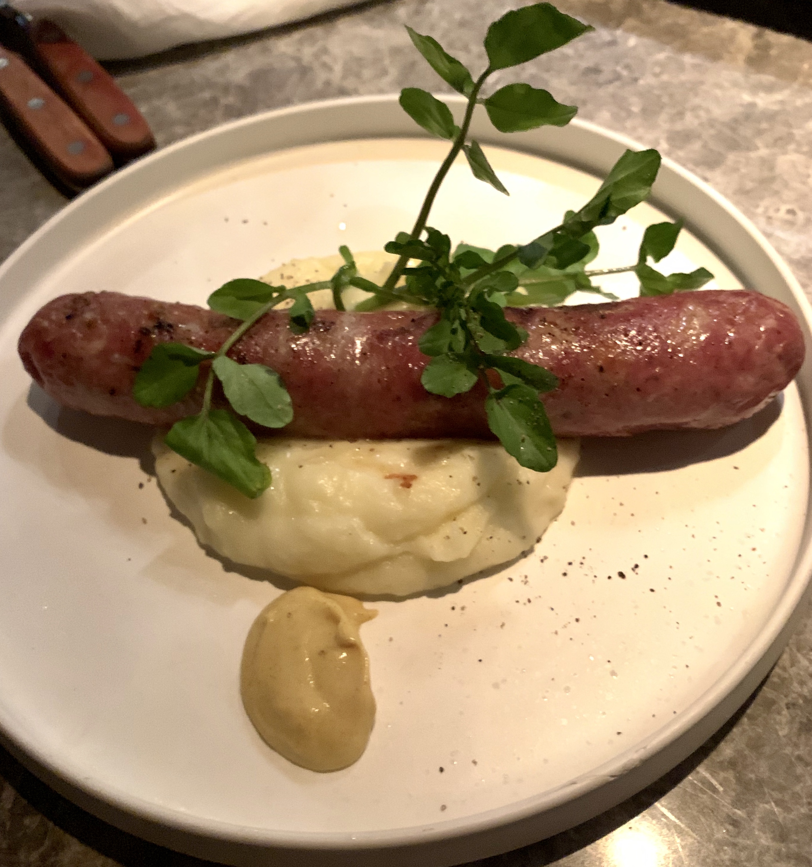 渋谷の道玄坂にあるヘイメルミヤマスのチーズ入りソーセージ