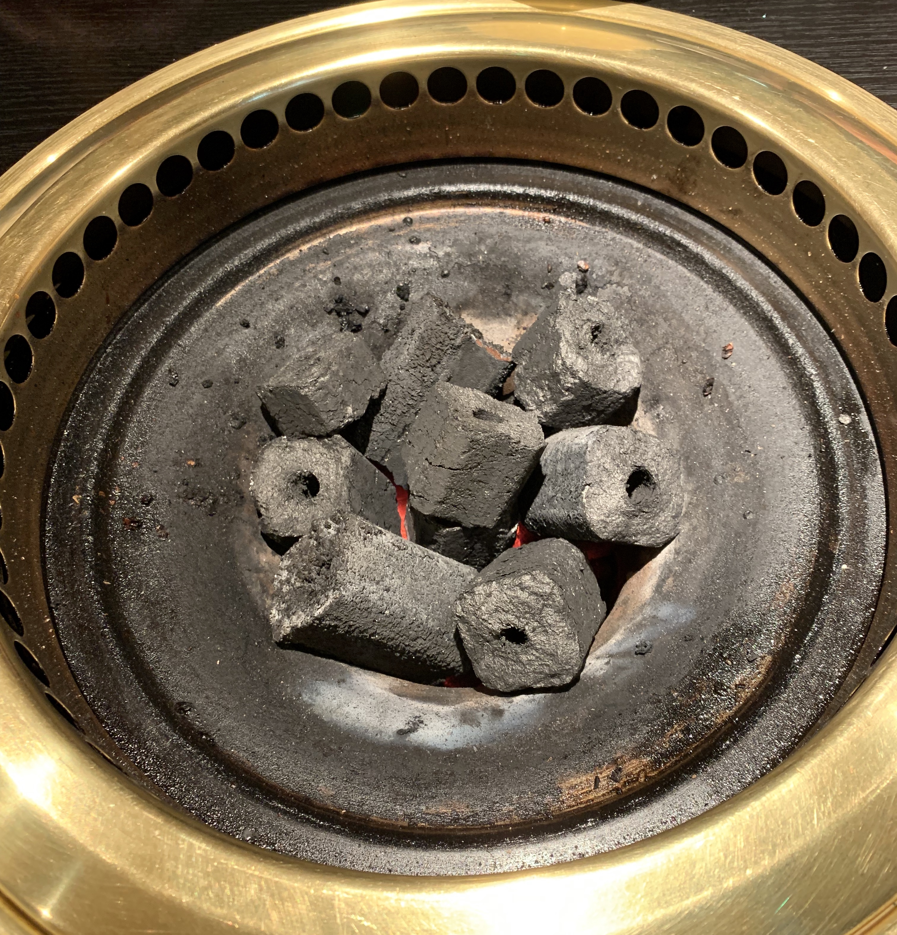 自由が丘の焼肉屋「漢江」の炭火