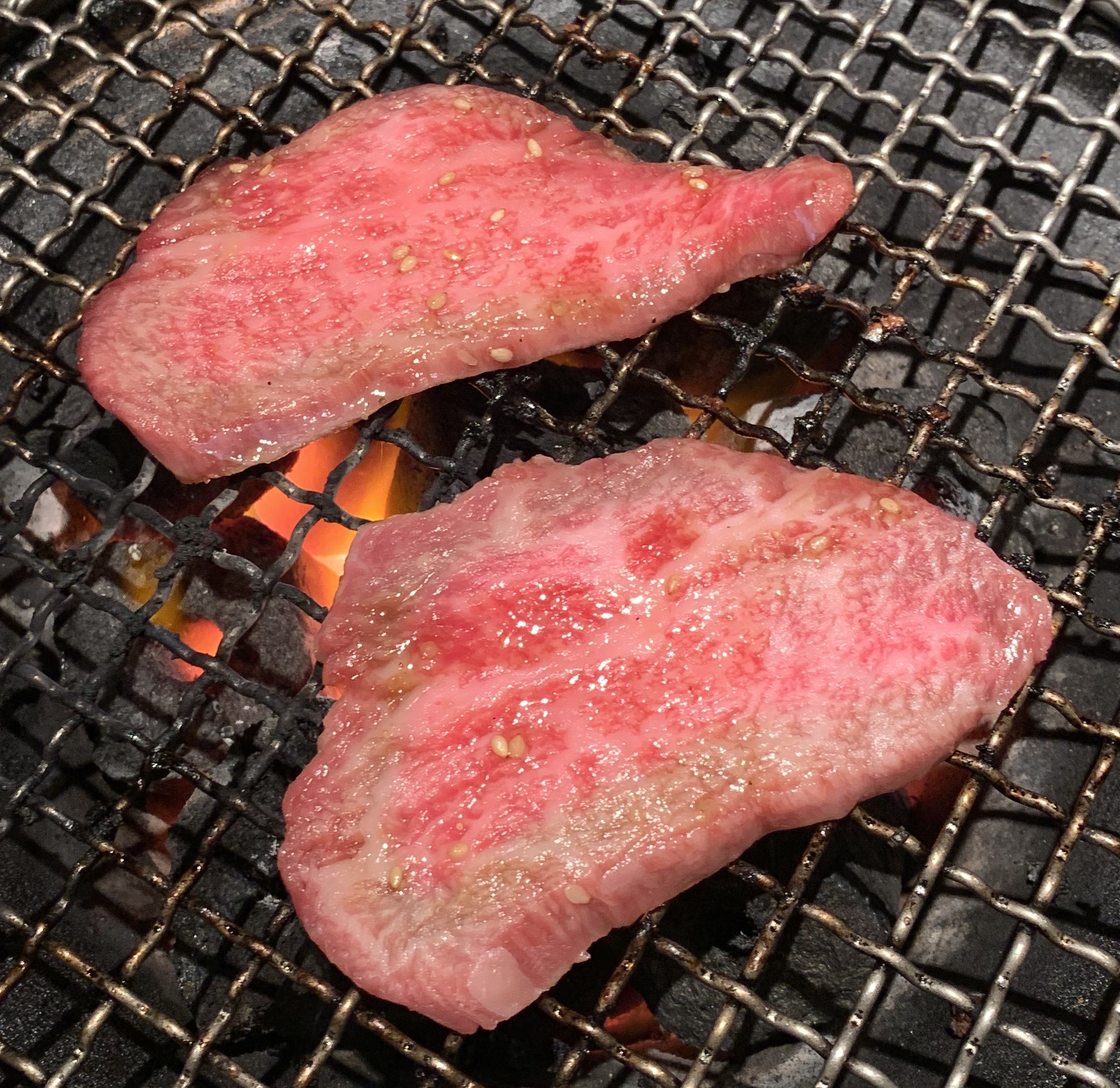 自由が丘の焼肉屋「漢江」のトモ三角1