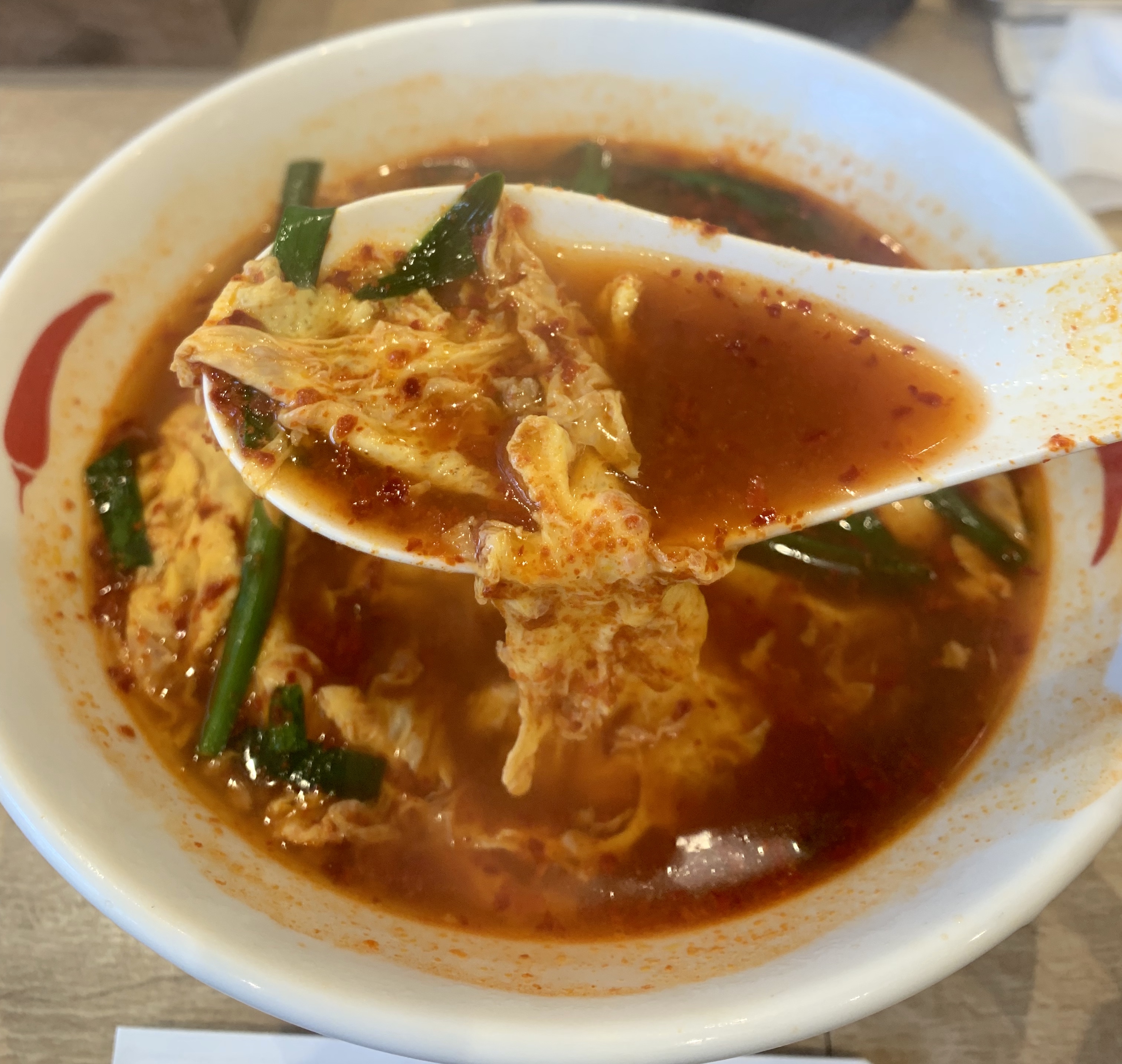 渋谷の辛麺屋一輪の辛麺のスープ
